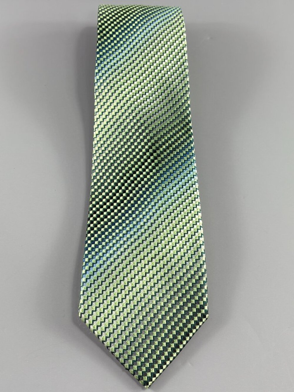 Van Heusen Green / Blue Striped Men's Tie 3" x 60"